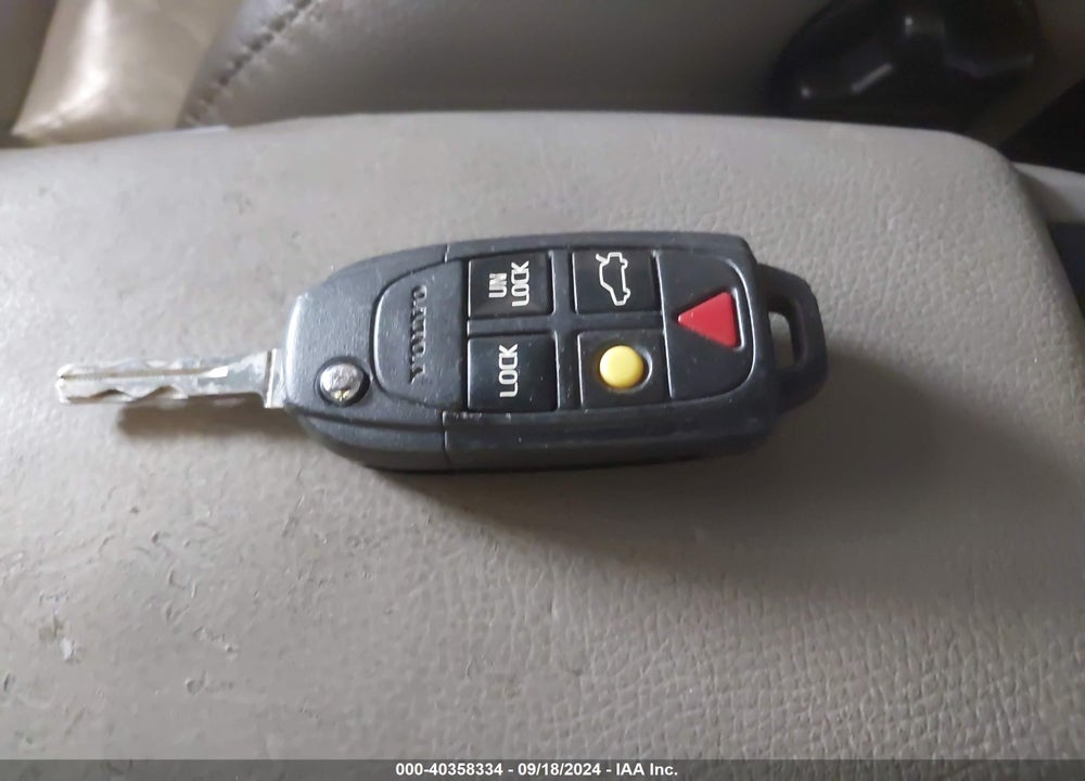 2007 VOLVO XC70 2.5T VIN: YV4SZ592071254924