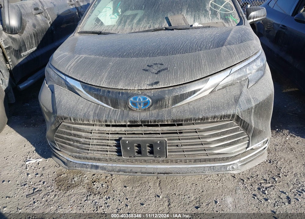 2024 TOYOTA SIENNA XLE VIN: 5TDJRKEC6RS197176
