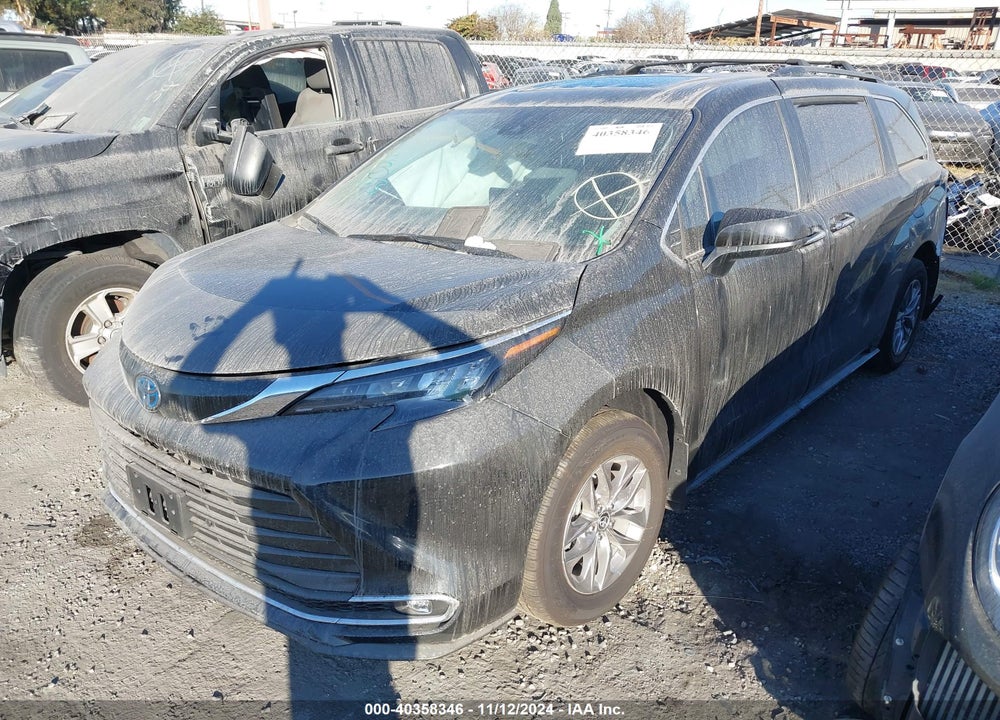 2024 TOYOTA SIENNA XLE VIN: 5TDJRKEC6RS197176