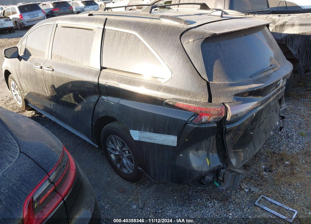 2024 TOYOTA SIENNA XLE VIN: 5TDJRKEC6RS197176
