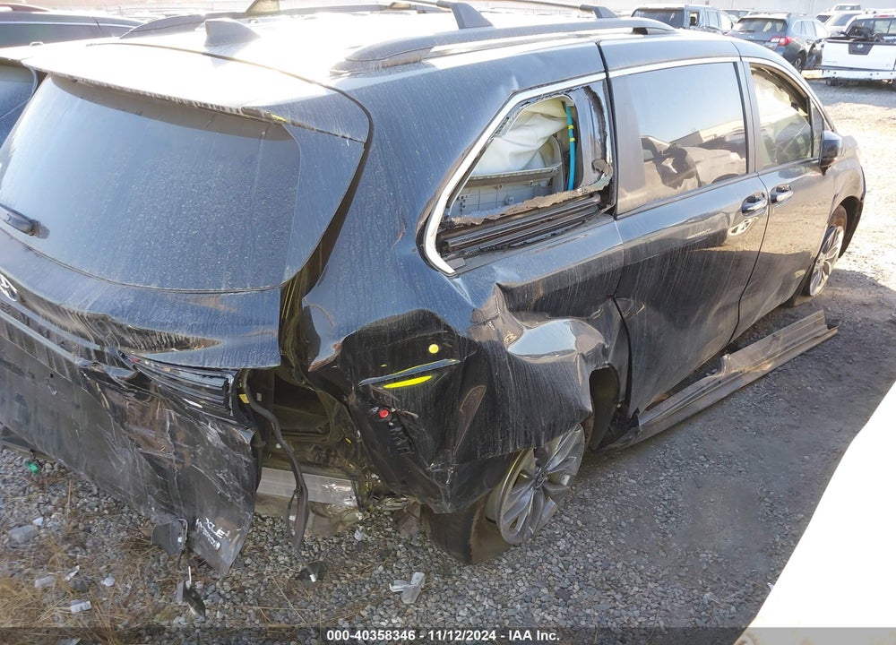 2024 TOYOTA SIENNA XLE VIN: 5TDJRKEC6RS197176