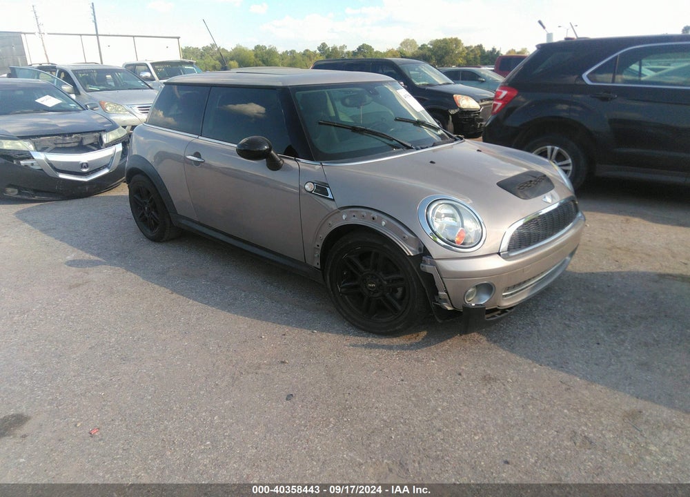 2013 MINI HARDTOP COOPER VIN: WMWSU3C53DT680743