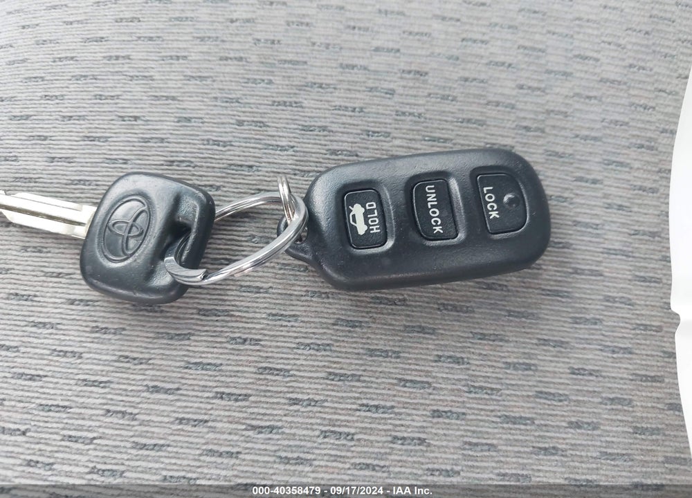 2004 TOYOTA CAMRY LE VIN: 4T1BE32K84U859972