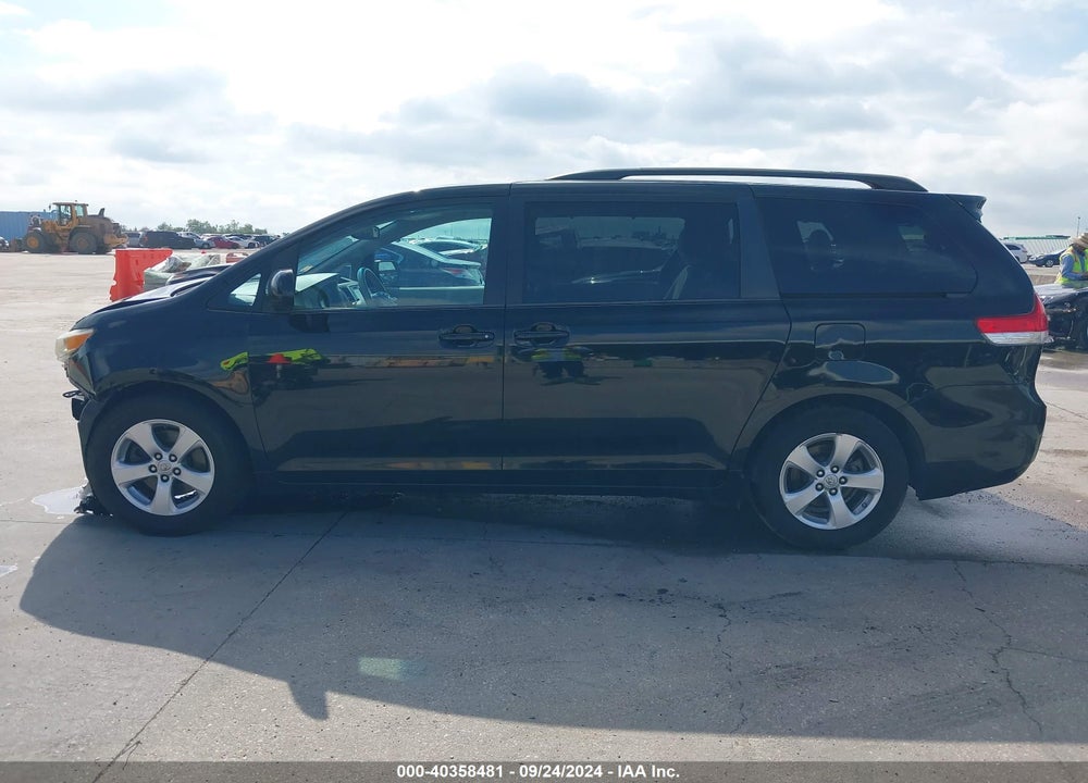2013 TOYOTA SIENNA LE V6 8 PASSENGER VIN: 5TDKK3DC0DS363765