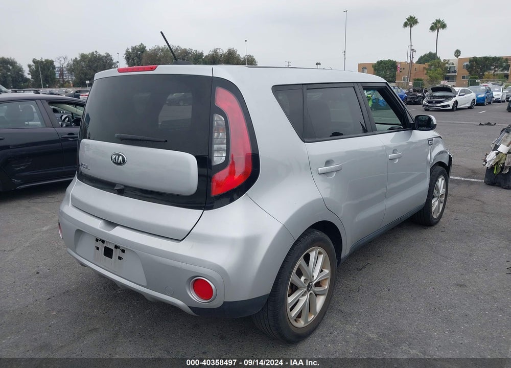 2018 KIA SOUL VIN: KNDJP3A5XJ7562301