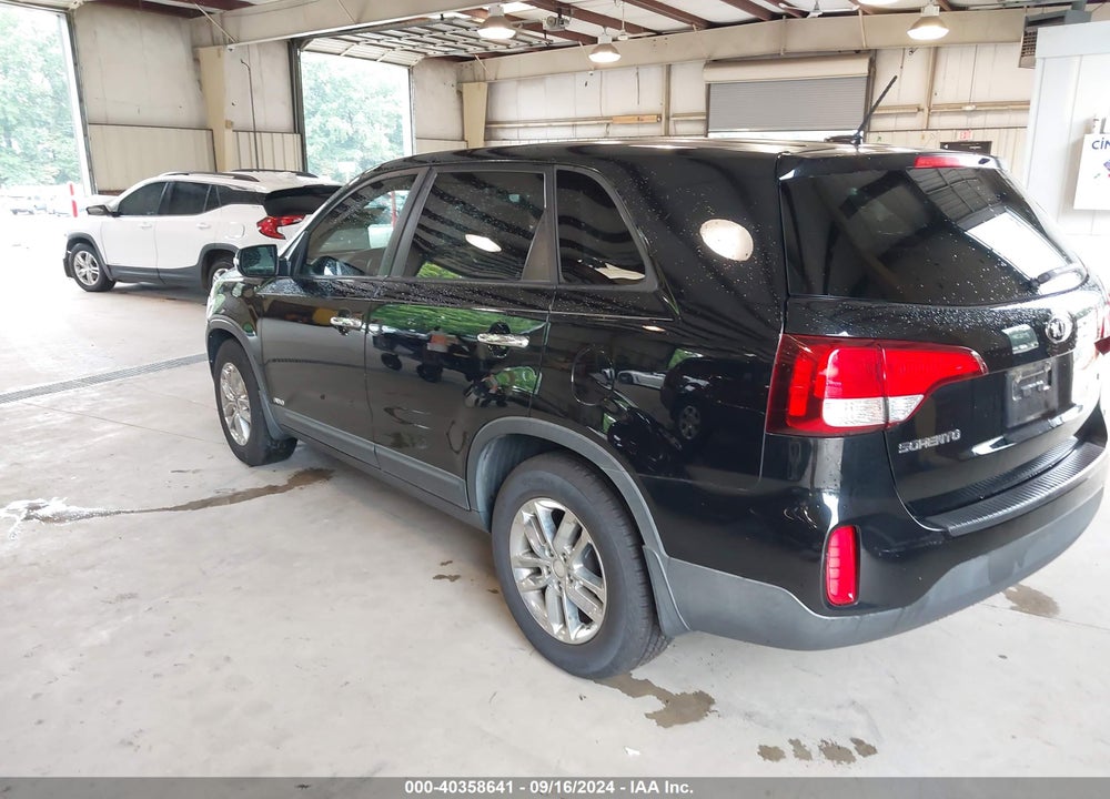 2014 KIA SORENTO LX VIN: 5XYKTCA61EG534890