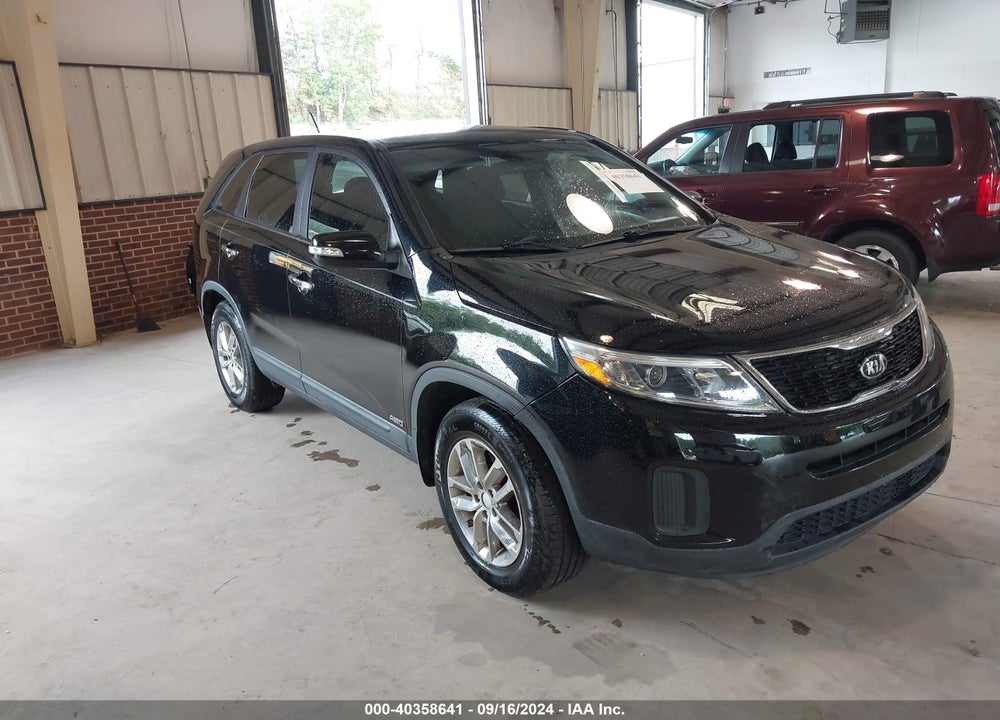 2014 KIA SORENTO LX VIN: 5XYKTCA61EG534890
