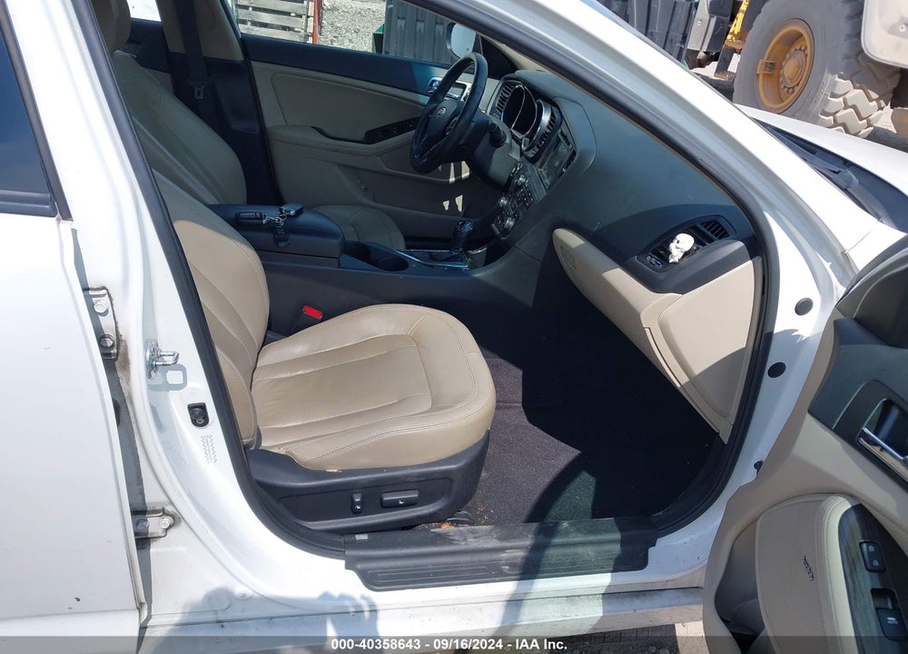 2011 KIA OPTIMA EX VIN: KNAGN4A70B5172115