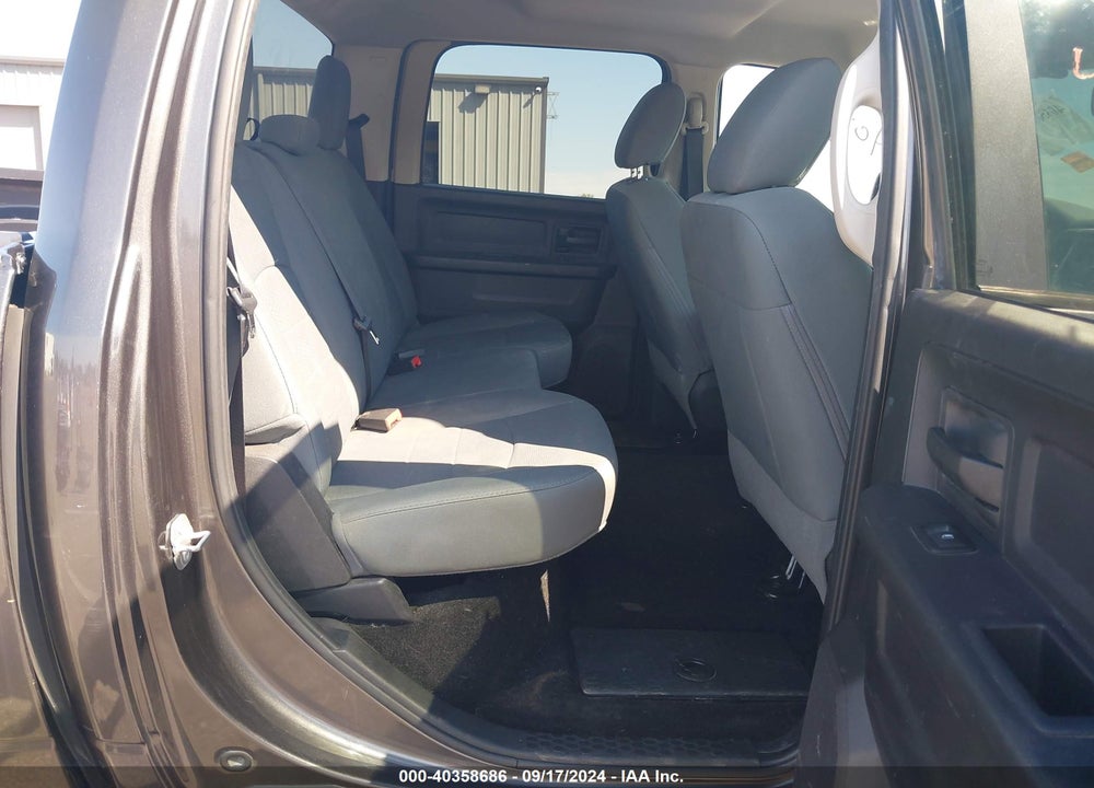 2016 RAM 1500 EXPRESS VIN: 3C6RR7KT8GG327045
