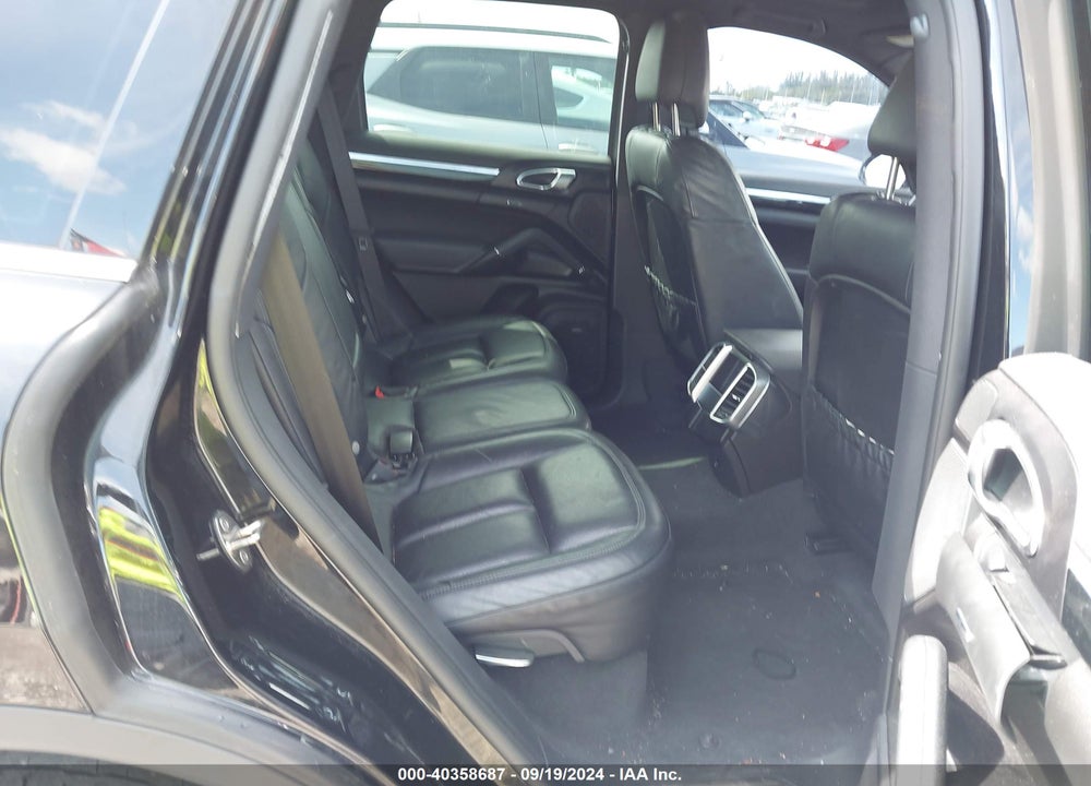2016 PORSCHE CAYENNE VIN: WP1AA2A26GLA00766