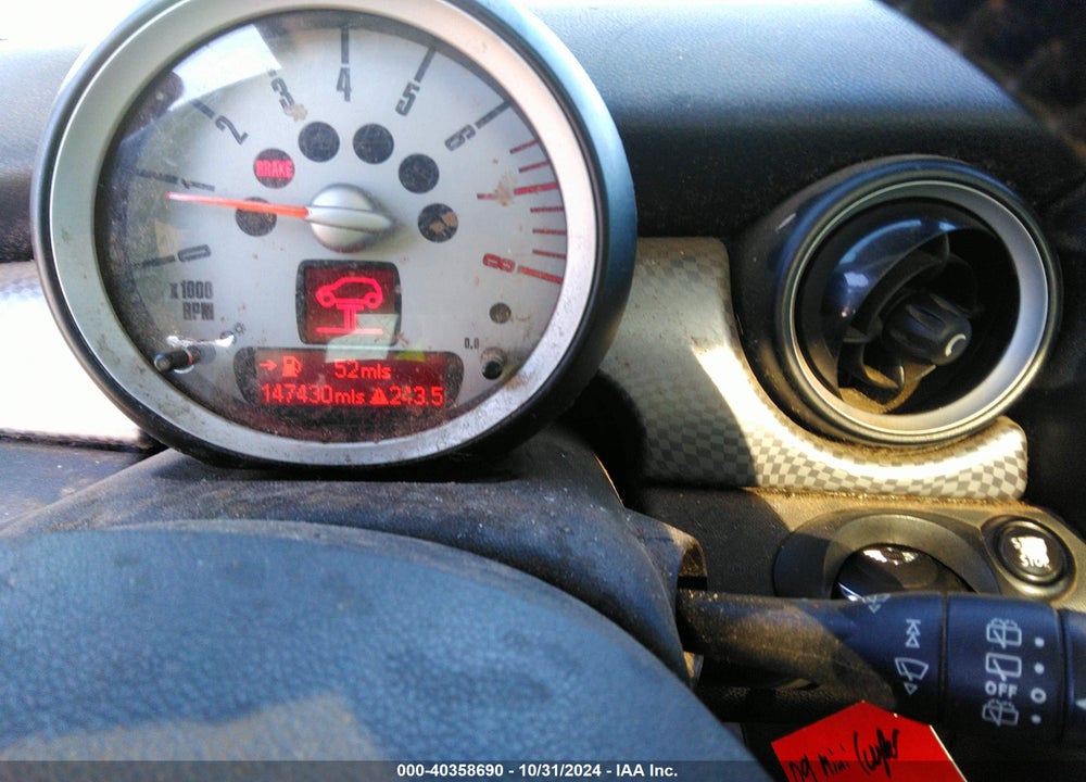 2009 MINI COOPER S VIN: WMWMF73529TT99793