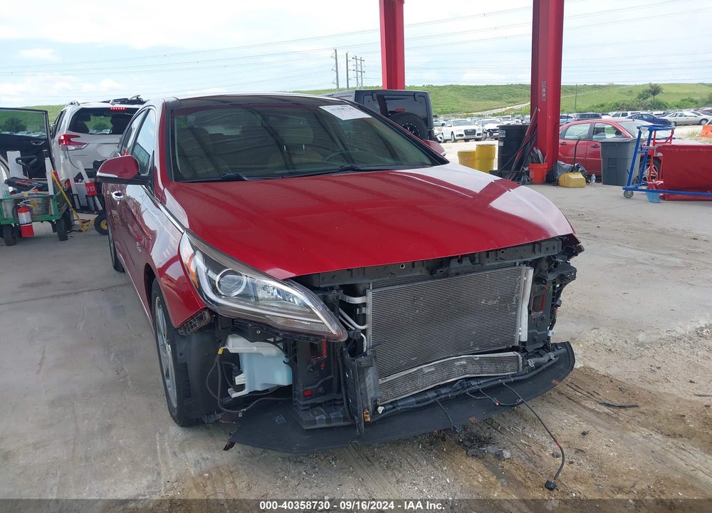 2016 HYUNDAI SONATA HYBRID LIMITED VIN: KMHE34L18GA016813