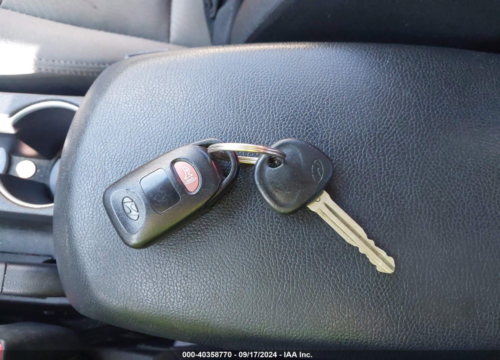 2014 HYUNDAI ELANTRA SE VIN: 5NPDH4AE3EH507383