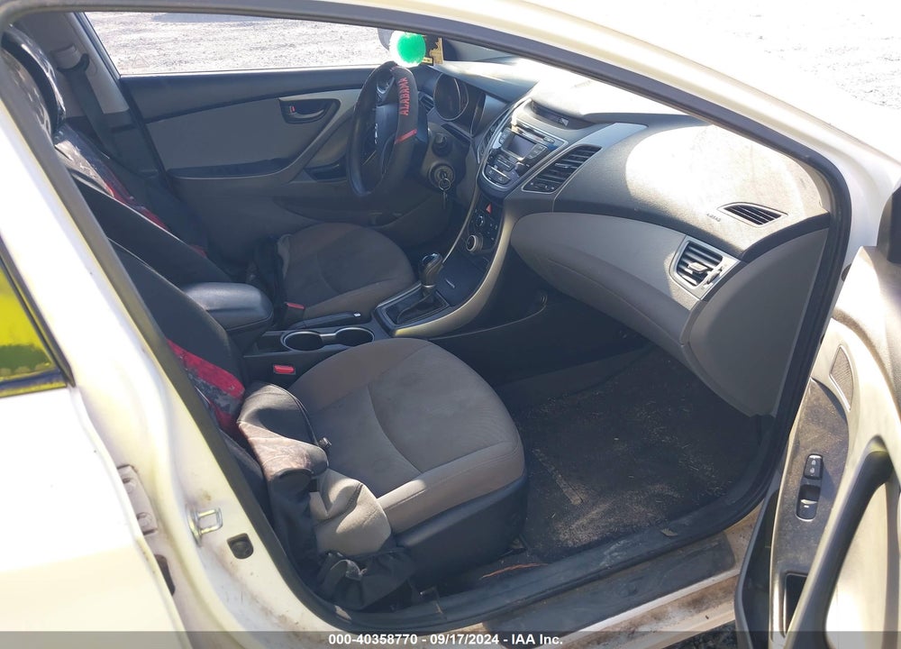 2014 HYUNDAI ELANTRA SE VIN: 5NPDH4AE3EH507383
