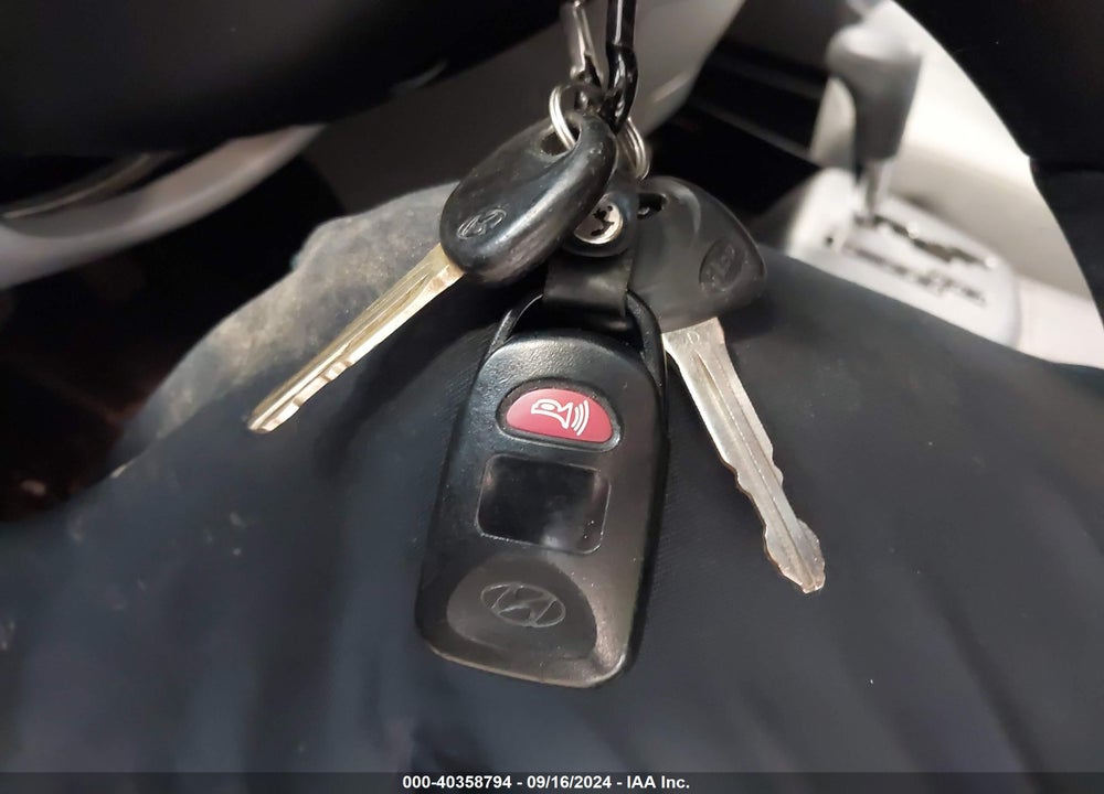 2010 HYUNDAI ELANTRA GLS VIN: KMHDU4AD5AU093814