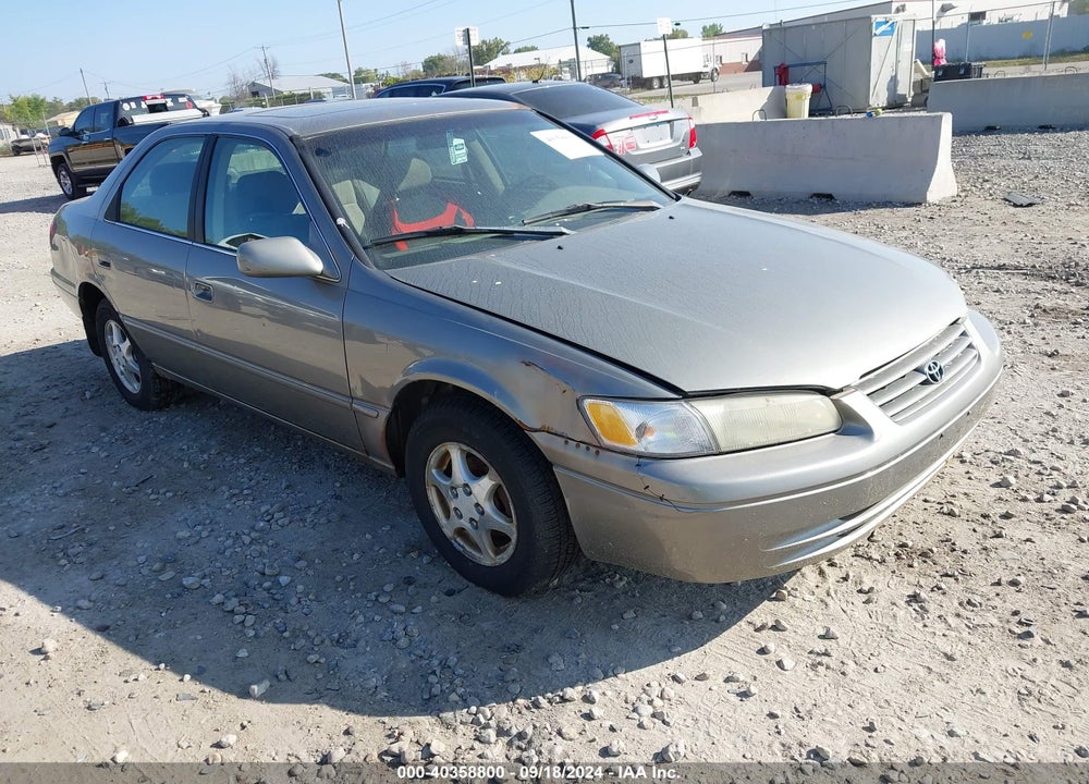 1999 TOYOTA CAMRY LE VIN: 4T1BG22K2XU519516
