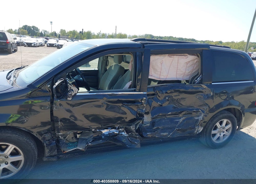 2011 CHRYSLER TOWN & COUNTRY TOURING VIN: 2A4RR5DG6BR664730