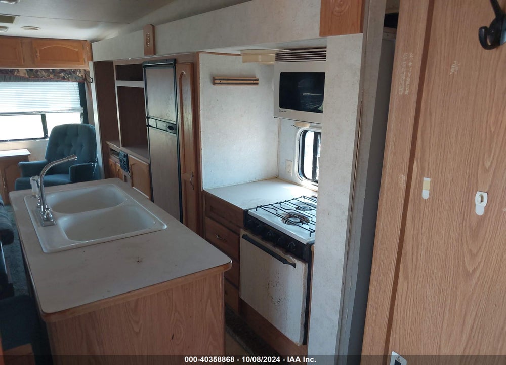 2002 KZ INC. RV SPORTSMAN 3453PX2L 5 VIN: 4EZFS34232S049944
