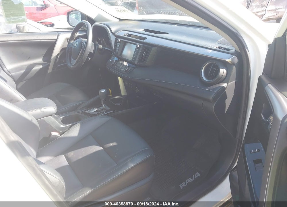 2017 TOYOTA RAV4 HYBRID LIMITED VIN: JTMDJREV5HD101563