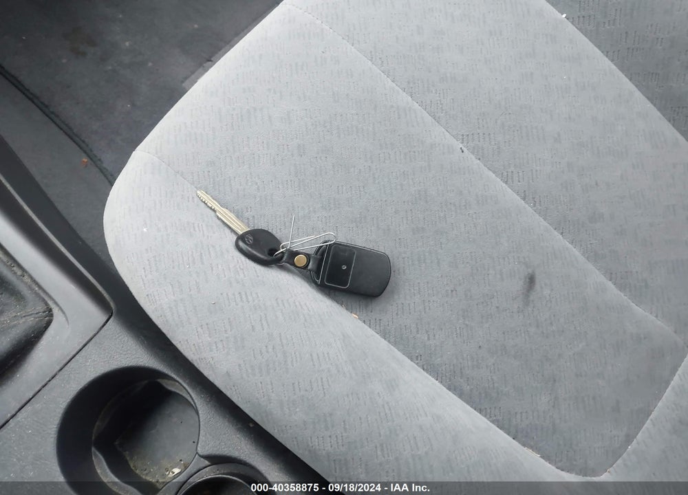 2005 HYUNDAI ELANTRA GLS/GT VIN: KMHDN46D05U040806