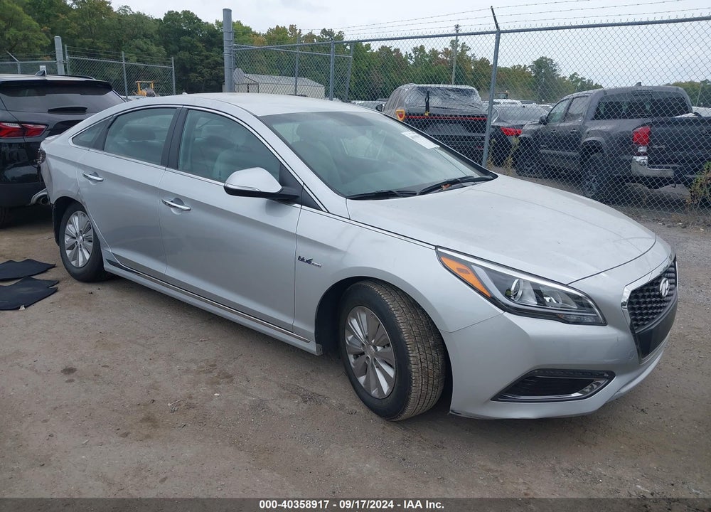 2016 HYUNDAI SONATA HYBRID SE VIN: KMHE24L15GA030199