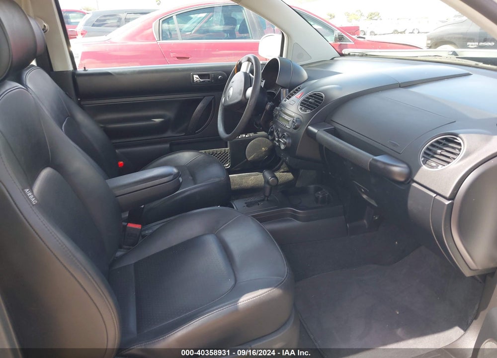 2010 VOLKSWAGEN NEW BEETLE 2.5L/2.5L FINAL EDITION/2.5L RED ROCK EDITION VIN: 3VWPG3AG5AM014852