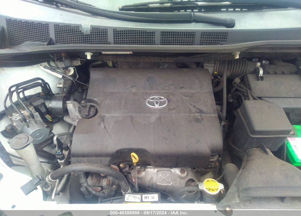 2014 TOYOTA SIENNA LE V6 8 PASSENGER VIN: 5TDKK3DC4ES419854