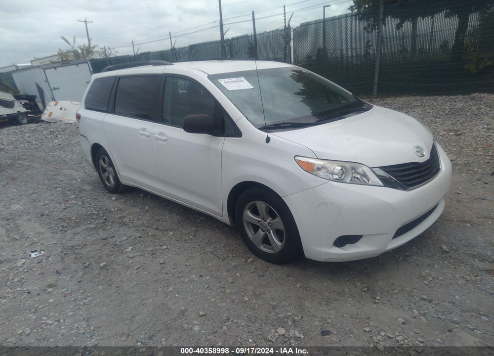 2014 TOYOTA SIENNA LE V6 8 PASSENGER VIN: 5TDKK3DC4ES419854