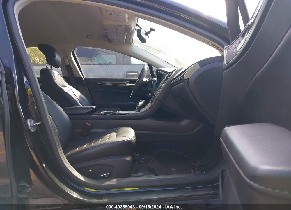 2015 FORD FUSION SE VIN: 3FA6P0H92FR136850