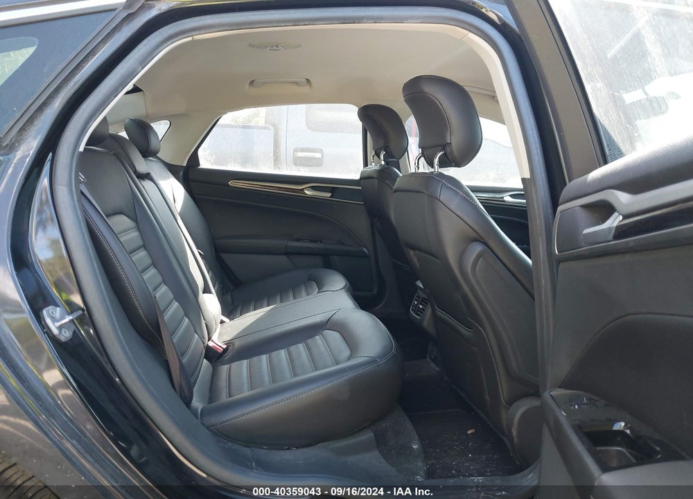 2015 FORD FUSION SE VIN: 3FA6P0H92FR136850