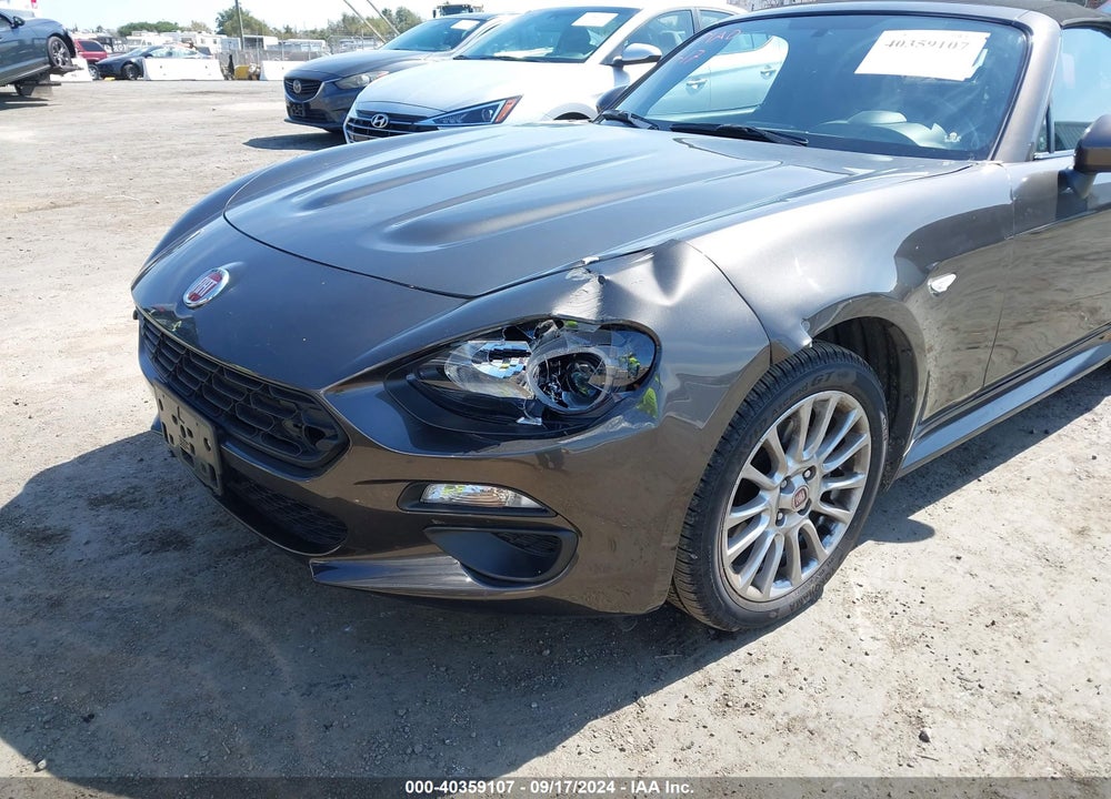 2018 FIAT 124 SPIDER CLASSICA VIN: JC1NFAEKXJ0136672
