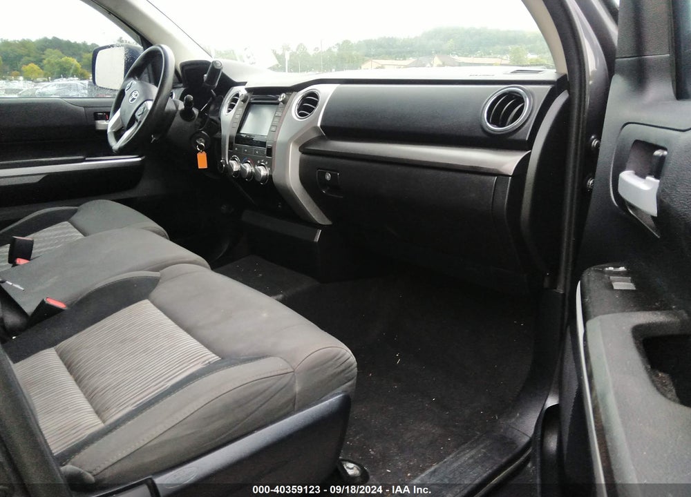 2016 TOYOTA TUNDRA SR5 5.7L V8 VIN: 5TFUY5F19GX534252