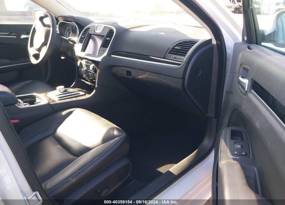 2023 CHRYSLER 300 TOURING L VIN: 2C3CCADG2PH538159