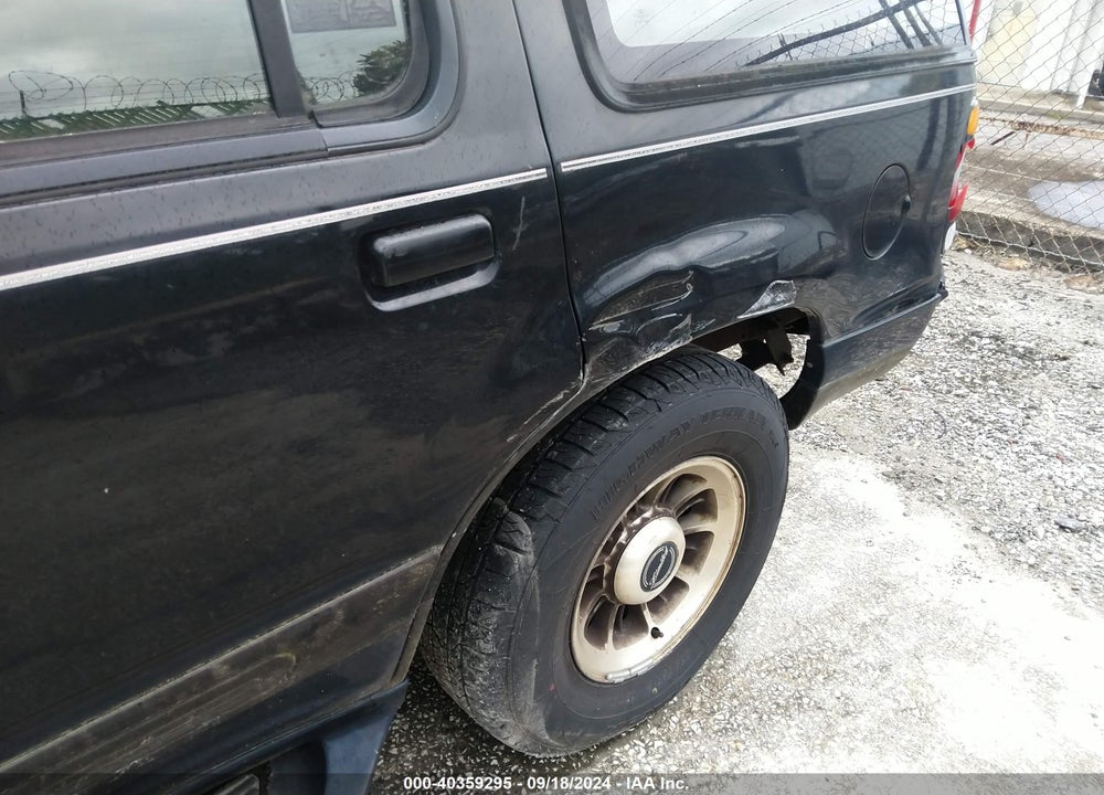 1996 FORD EXPLORER VIN: 1FMDU34XXTUA13720