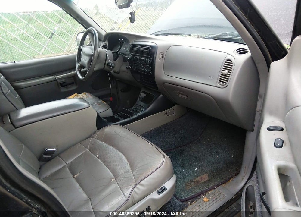 1996 FORD EXPLORER VIN: 1FMDU34XXTUA13720