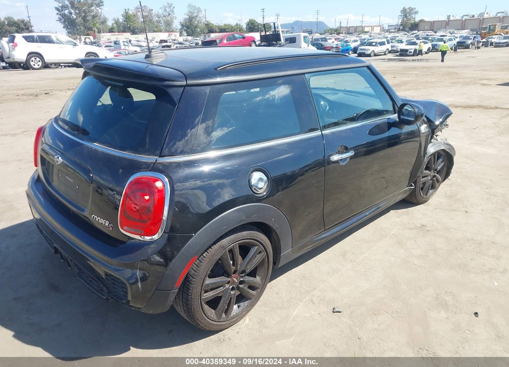 2015 MINI HARDTOP COOPER S VIN: WMWXP7C53F2A38006