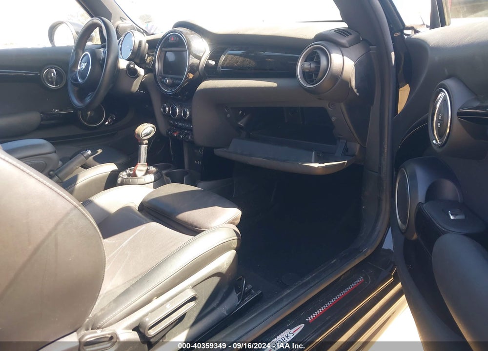 2015 MINI HARDTOP COOPER S VIN: WMWXP7C53F2A38006