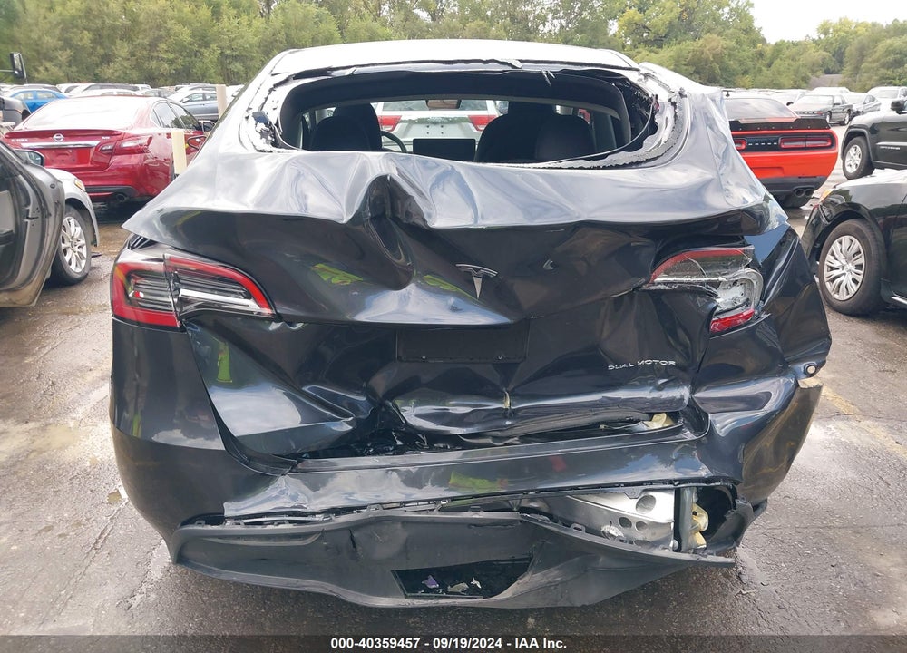 2024 TESLA MODEL Y LONG RANGE DUAL MOTOR ALL-WHEEL DRIVE VIN: 7SAYGDEE1RA252588
