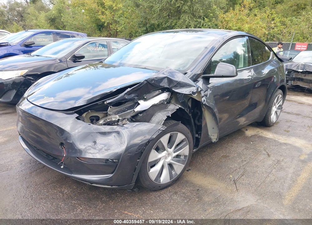 2024 TESLA MODEL Y LONG RANGE DUAL MOTOR ALL-WHEEL DRIVE VIN: 7SAYGDEE1RA252588