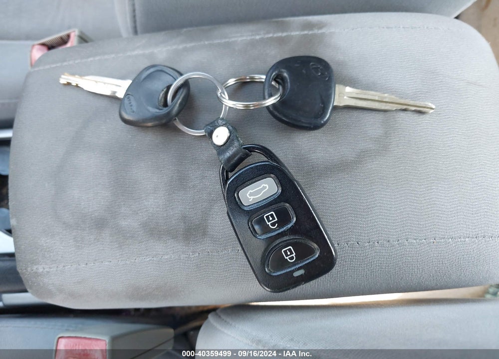 2008 HYUNDAI ELANTRA GLS/SE VIN: KMHDU46D28U285551