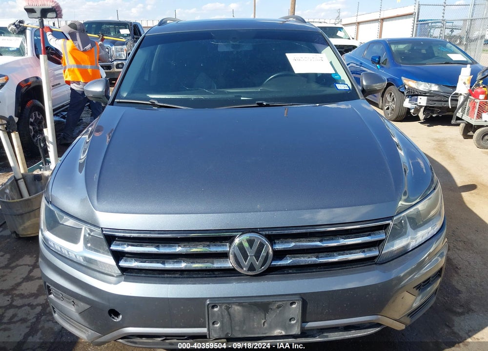 2018 VOLKSWAGEN TIGUAN 2.0T SE/2.0T SEL VIN: 3VV3B7AXXJM187789