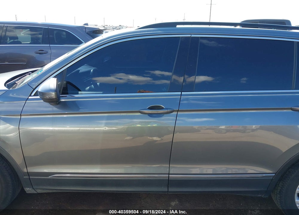 2018 VOLKSWAGEN TIGUAN 2.0T SE/2.0T SEL VIN: 3VV3B7AXXJM187789