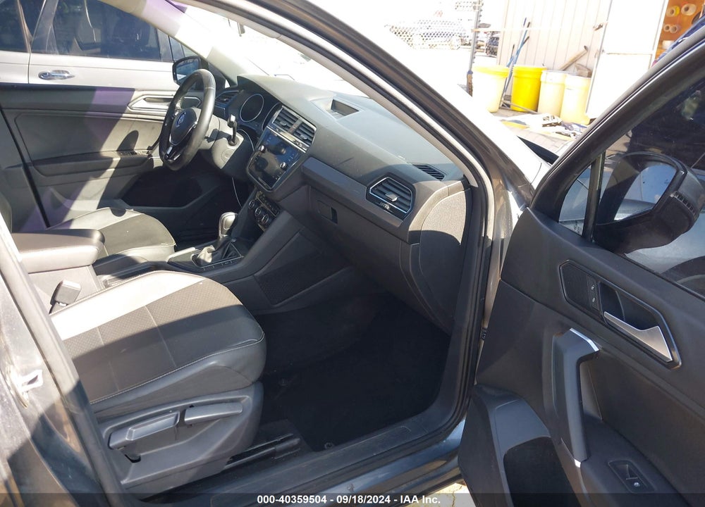 2018 VOLKSWAGEN TIGUAN 2.0T SE/2.0T SEL VIN: 3VV3B7AXXJM187789