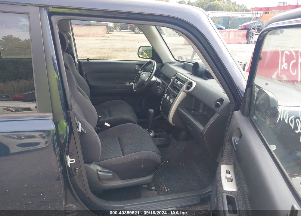 2005 SCION XB VIN: JTLKT324554026289