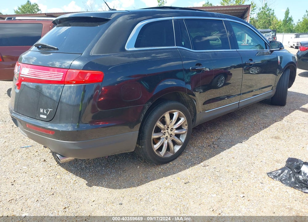 2011 LINCOLN MKT VIN: 2LMHJ5AR2BBJ52616