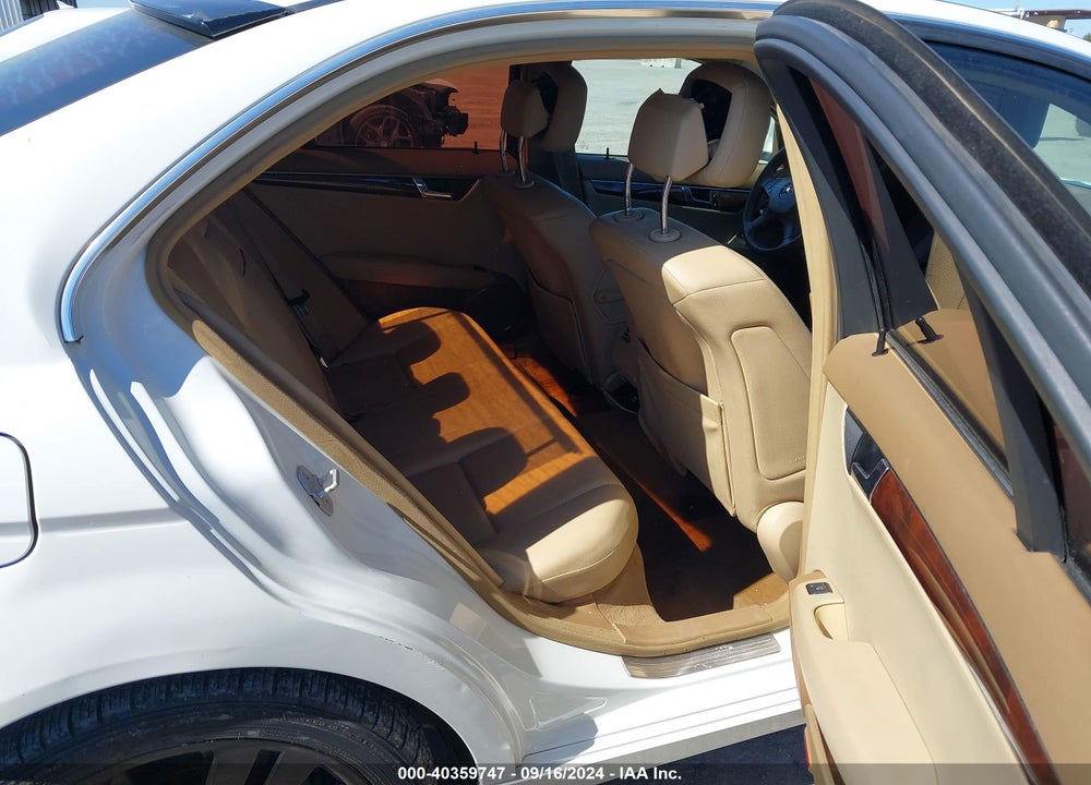 2008 MERCEDES-BENZ C 300 LUXURY/SPORT VIN: WDDGF54X78R013312