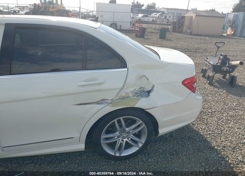 2012 MERCEDES-BENZ C 250 LUXURY/SPORT VIN: WDDGF4HBXCR194553