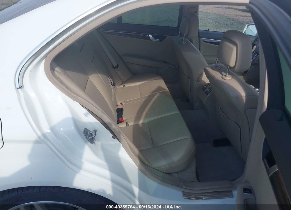 2012 MERCEDES-BENZ C 250 LUXURY/SPORT VIN: WDDGF4HBXCR194553