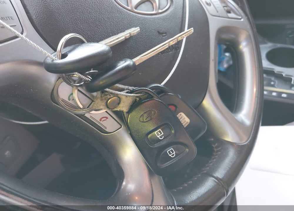 2011 HYUNDAI TUCSON LIMITED VIN: KM8JU3AC1BU297564