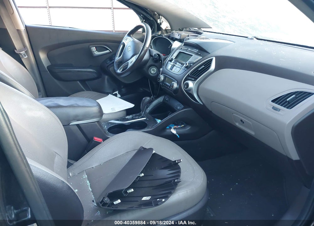 2011 HYUNDAI TUCSON LIMITED VIN: KM8JU3AC1BU297564